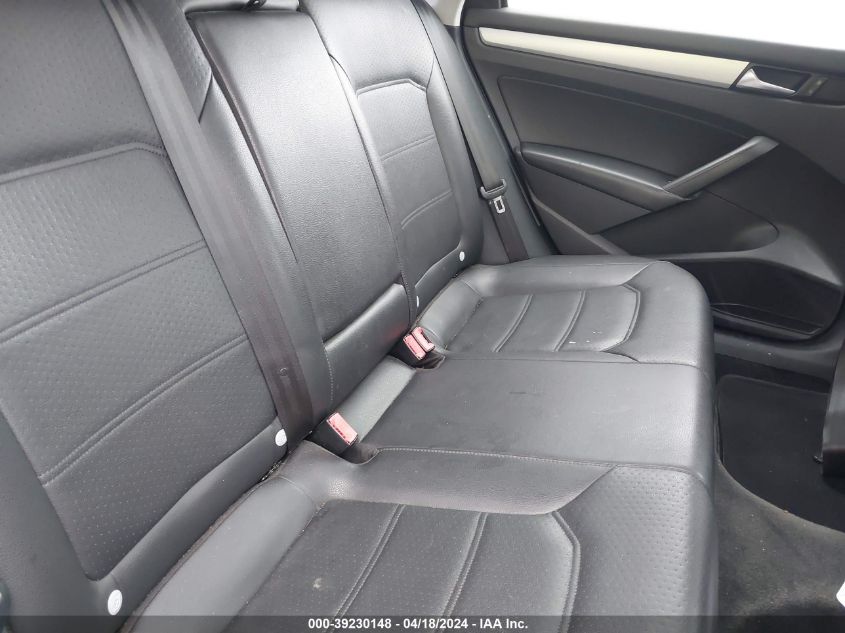 2012 Volkswagen Passat 2.5L Se VIN: 1VWBP7A35CC101556 Lot: 39230148