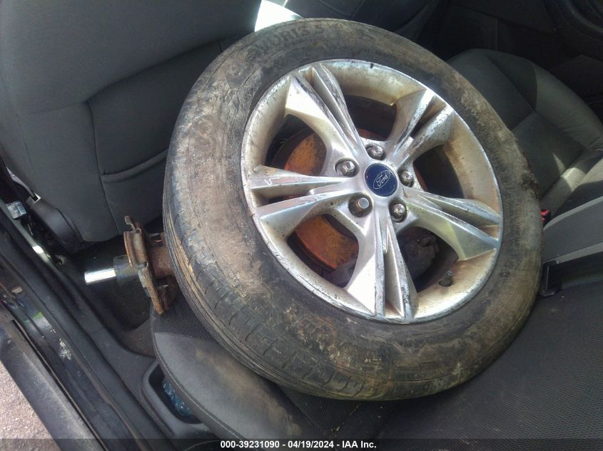 2014 Ford Focus Se VIN: 1FADP3F28EL275666 Lot: 39231090