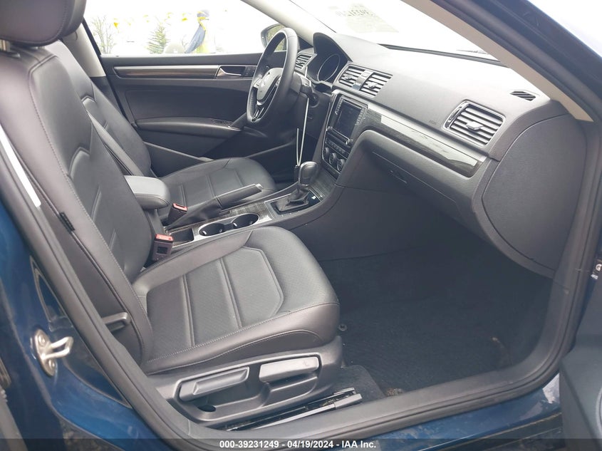 VIN 1VWBA7A30JC051339 2018 VOLKSWAGEN PASSAT 2.0T SE