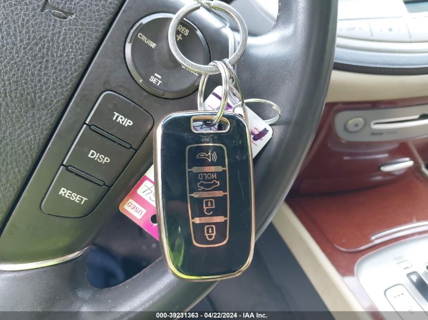 2013 Hyundai Genesis 3.8 VIN: KMHGC4DD2DU251946 Lot: 39231363