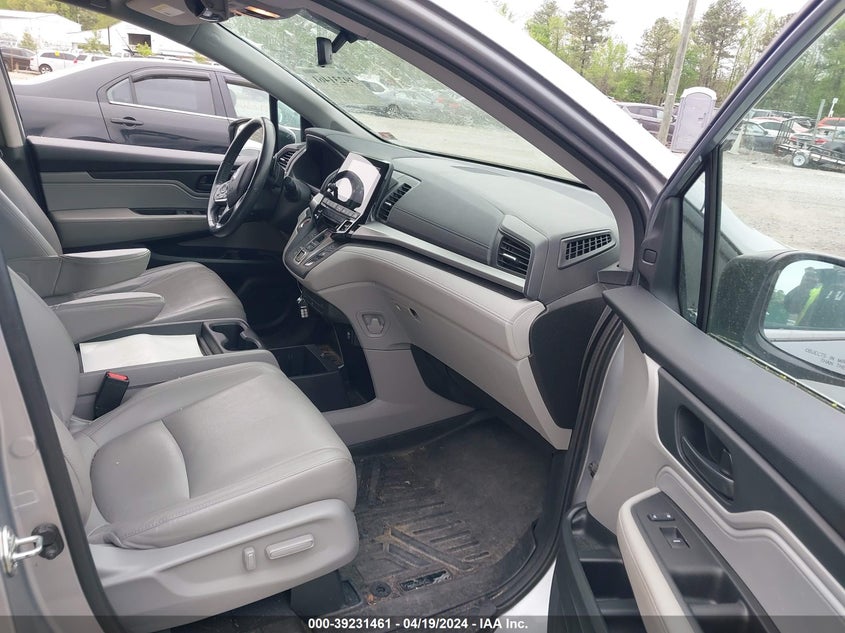VIN 5FNRL6H73JB037646 2018 HONDA ODYSSEY EX-L