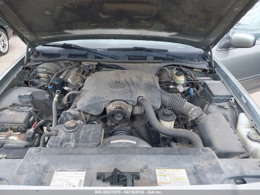 2000 Ford Crown Victoria VIN: 2FAFP73W3YX135961 Lot: 39231570