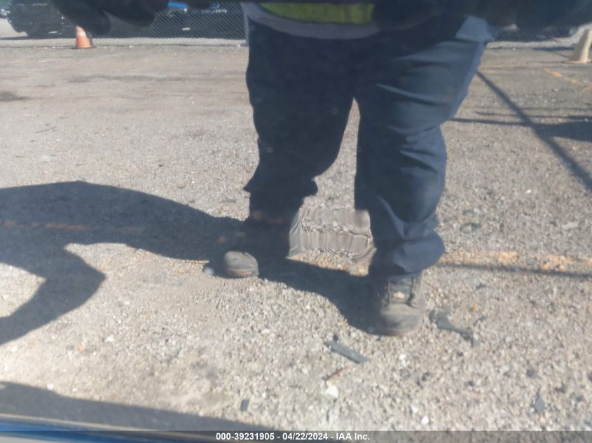 2004 Hyundai Xg350 L VIN: KMHFU45E94A323744 Lot: 39231905