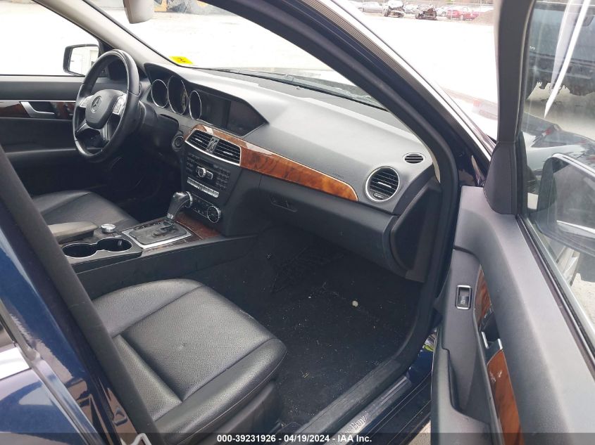 2013 Mercedes-Benz C 300 Luxury 4Matic/Sport 4Matic VIN: WDDGF8AB6DR252998 Lot: 39231926