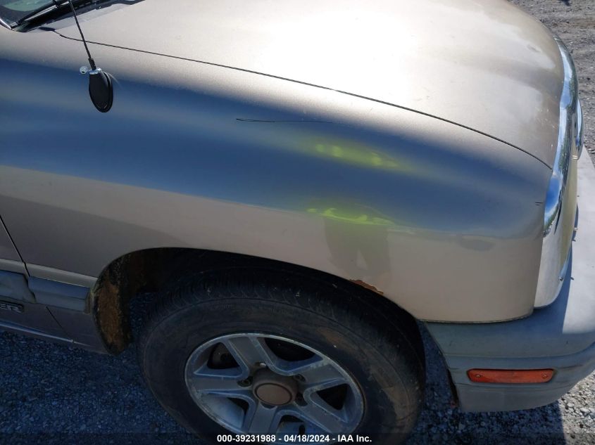 2003 Chevrolet Tracker Hard Top Base VIN: 2CNBJ13C336920889 Lot: 39231988