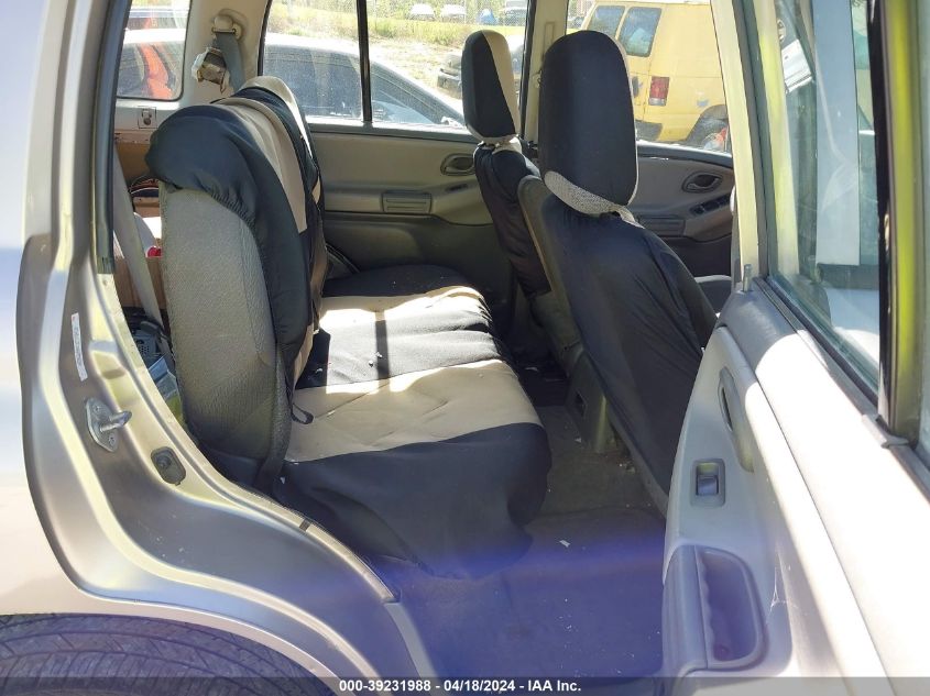 2003 Chevrolet Tracker Hard Top Base VIN: 2CNBJ13C336920889 Lot: 39231988