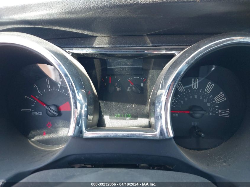 2005 Ford Mustang V6 Deluxe/V6 Premium VIN: 1ZVFT80N655159317 Lot: 49135214