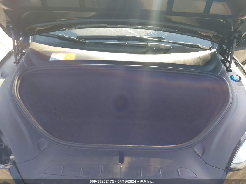 2016 Tesla Model X 60D/70D/75D/90D/P100D VIN: 5YJXCBE2XGF015063 Lot: 39232175