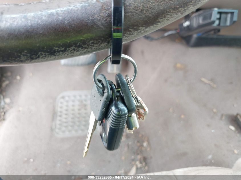 2001 Ford F-350 Lariat/Xl/Xlt VIN: 1FTSW30F51EC82525 Lot: 39232665