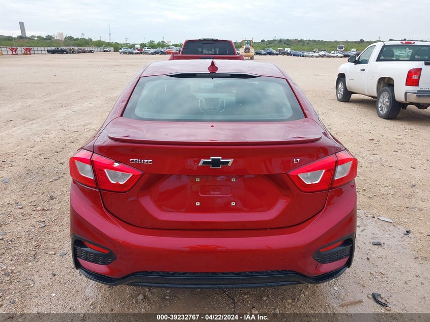 2018 CHEVROLET CRUZE LT - 1G1BE5SM8J7184628