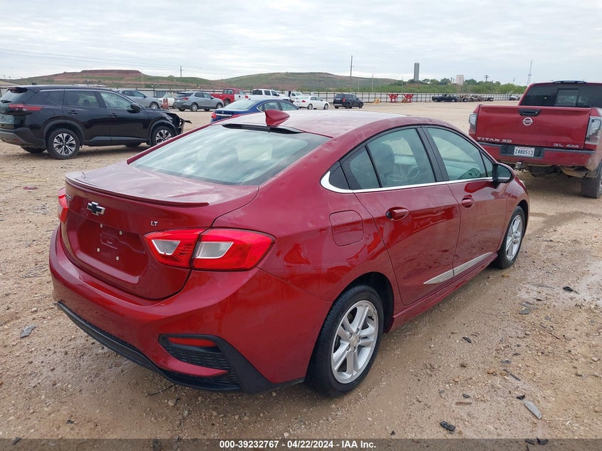 2018 CHEVROLET CRUZE LT - 1G1BE5SM8J7184628