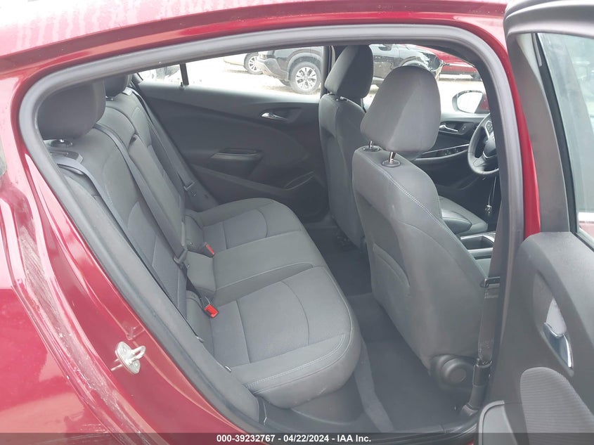 2018 CHEVROLET CRUZE LT - 1G1BE5SM8J7184628