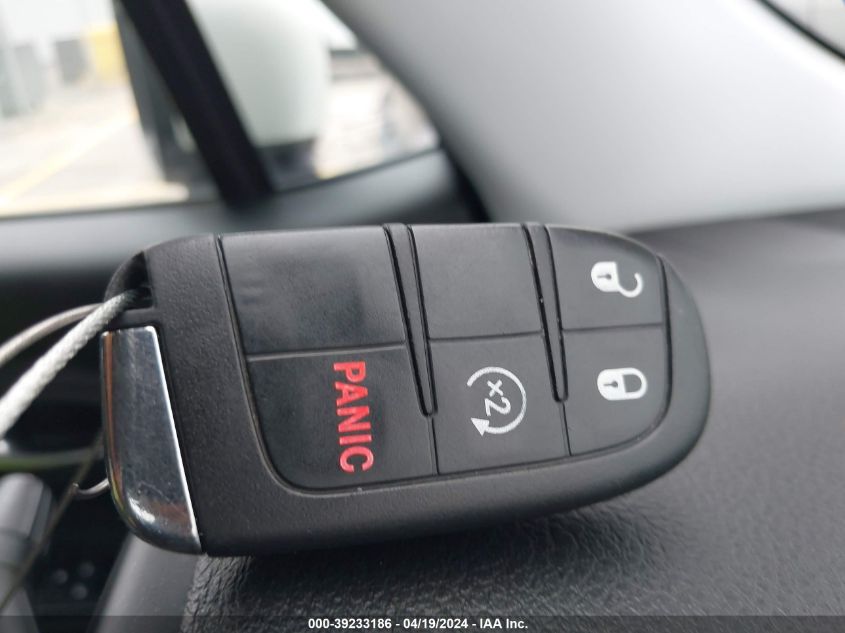 2016 Jeep Renegade Latitude VIN: ZACCJABTXGPE26824 Lot: 39233186