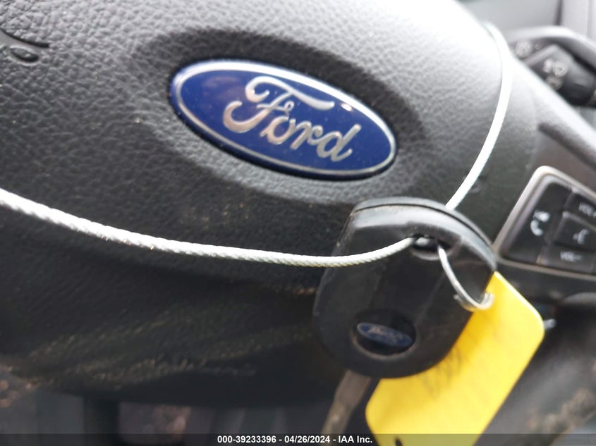 VIN 1FADP3H24JL319203 2018 FORD FOCUS SEL
