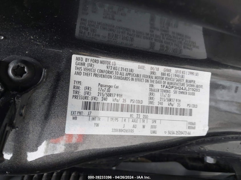 VIN 1FADP3H24JL319203 2018 FORD FOCUS SEL