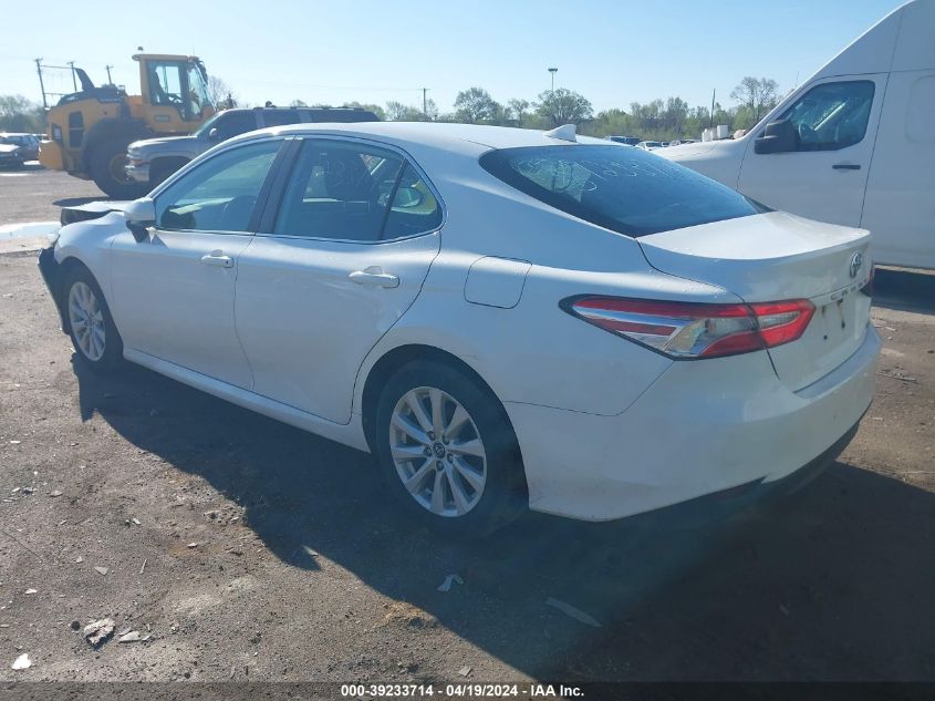 2019 Toyota Camry Le VIN: 4T1B11HK7KU775968 Lot: 39233714