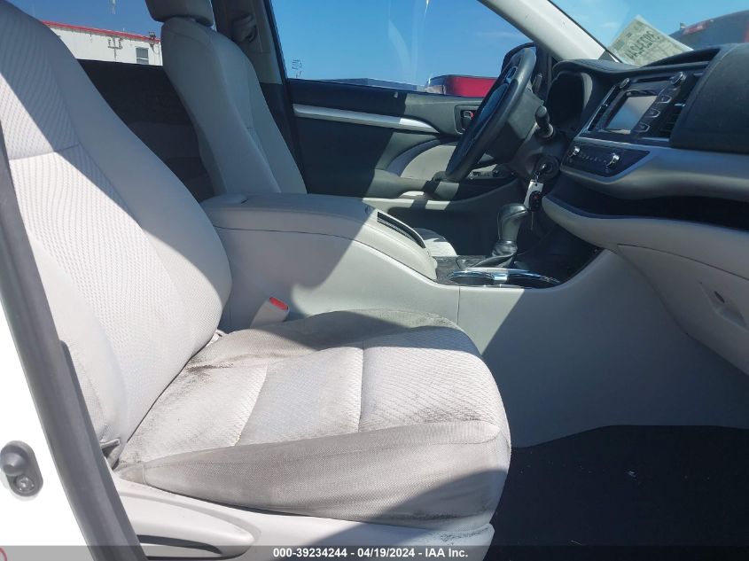 2018 Toyota Highlander Le VIN: 5TDZZRFH9JS282099 Lot: 39234244