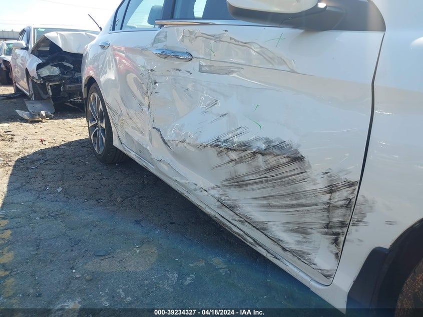 2015 HONDA ACCORD VIN: 1HGCR2F52FA249065