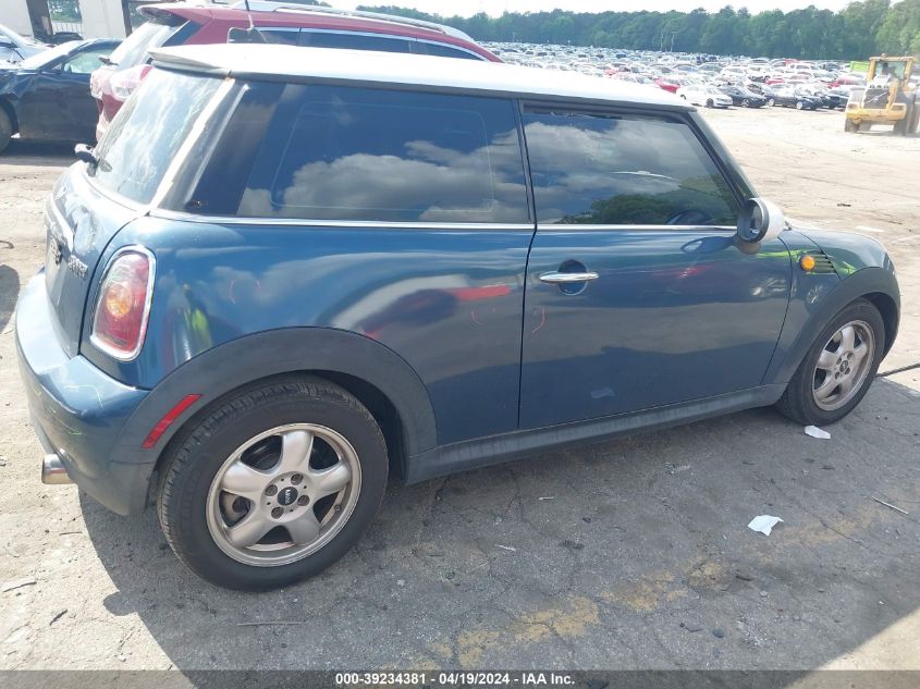 2010 Mini Cooper VIN: WMWMF3C5XATZ64756 Lot: 39234381