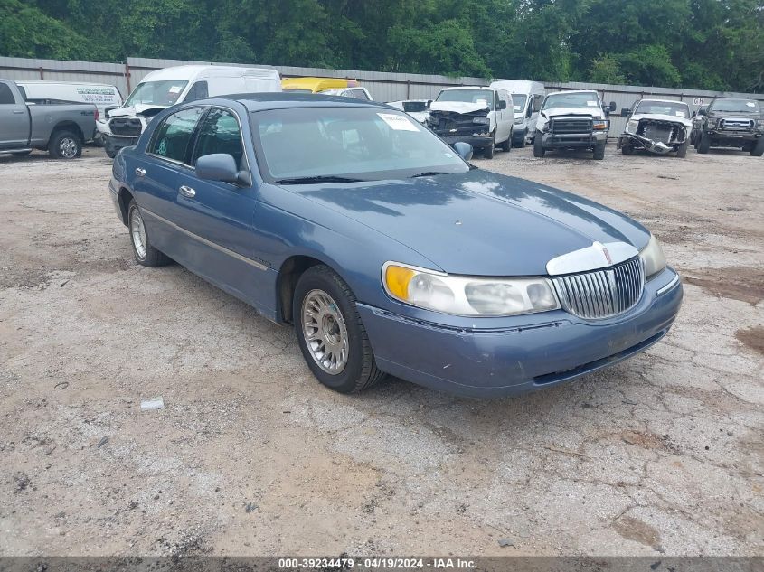 2000 Lincoln Town Car Executive VIN: 1LNHM81W1YY937439 Lot: 39234479