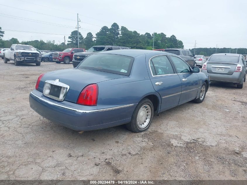 2000 Lincoln Town Car Executive VIN: 1LNHM81W1YY937439 Lot: 39234479