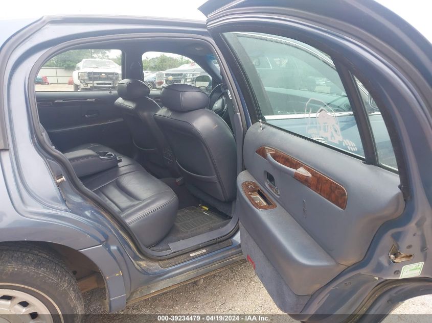 2000 Lincoln Town Car Executive VIN: 1LNHM81W1YY937439 Lot: 39234479