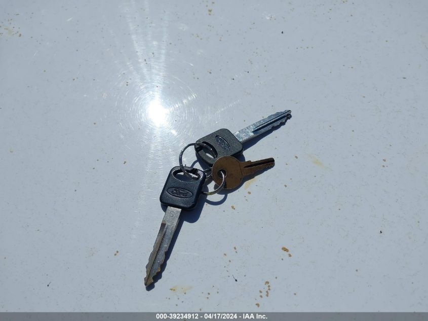 2002 Ford F-250 Xl/Xlt VIN: 1FTNF20L72EC33230 Lot: 39234912