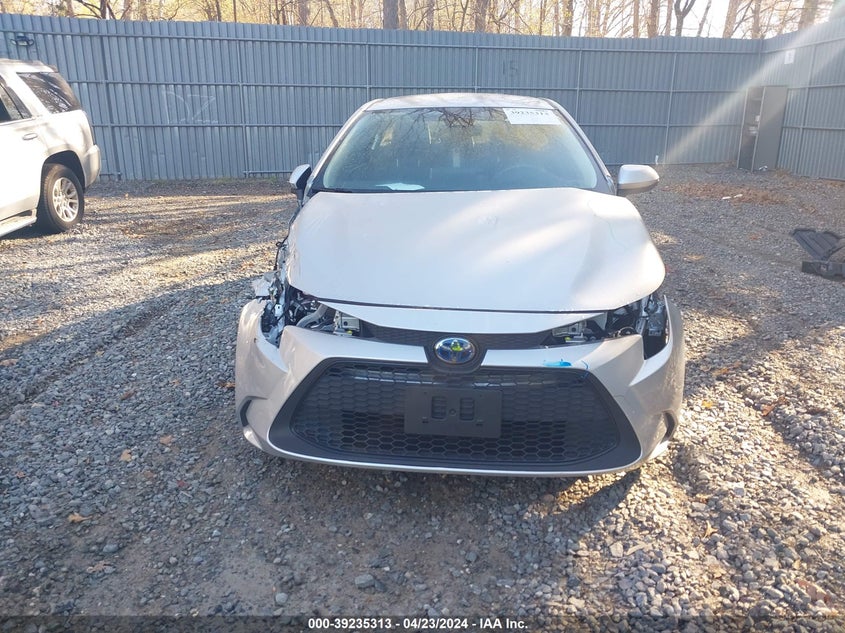 VIN JTDEAMDE2MJ030990 2021 TOYOTA COROLLA LE