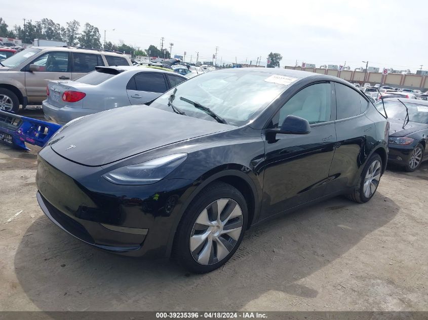 2024 Tesla Model Y Rwd VIN: 7SAYGDEDXRF052934 Lot: 47354754