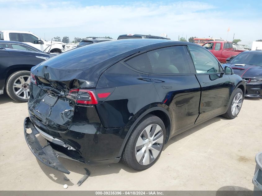 2024 Tesla Model Y Rwd VIN: 7SAYGDEDXRF052934 Lot: 47354754