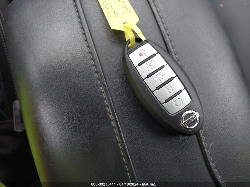 2017 Nissan Rogue Sl VIN: 5N1AT2MVXHC888646 Lot: 39235411