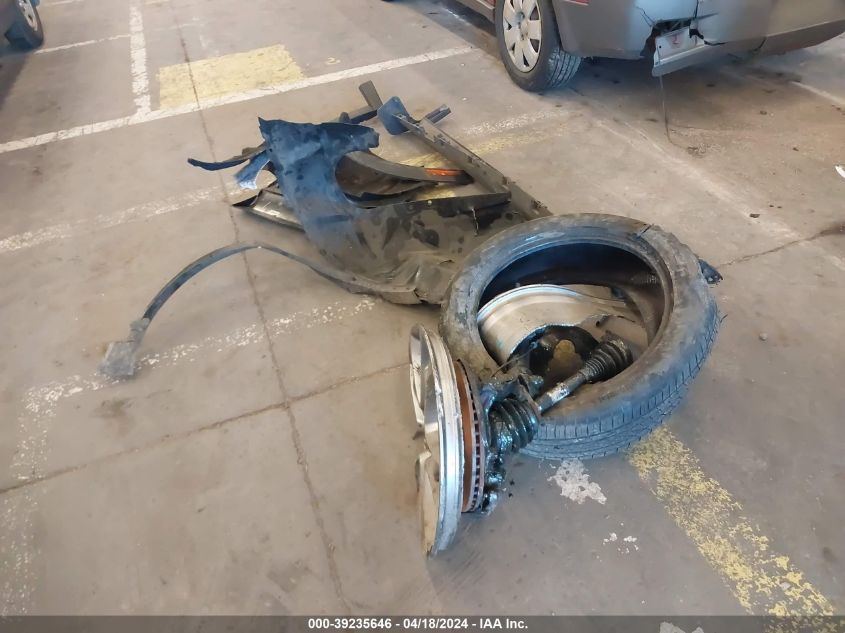 2015 Ford Escape Titanium VIN: 1FMCU9J93FUB08144 Lot: 39235646