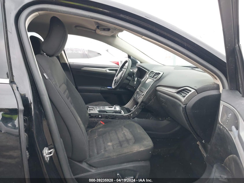 VIN 3FA6P0H71JR176358 2018 FORD FUSION SE