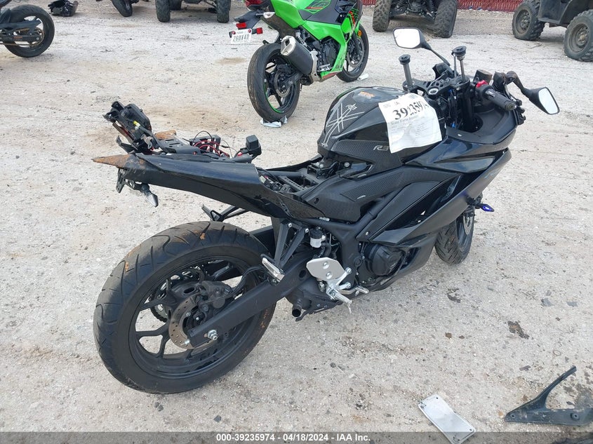 2023 YAMAHA YZFR3 A MH3RH18Y1PK013081
