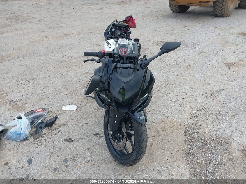 2023 YAMAHA YZFR3 A MH3RH18Y1PK013081