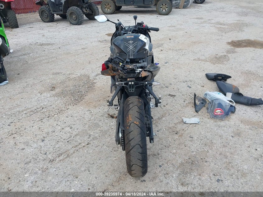 2023 YAMAHA YZFR3 A MH3RH18Y1PK013081