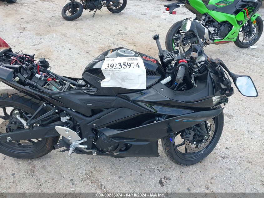 2023 YAMAHA YZFR3 A MH3RH18Y1PK013081