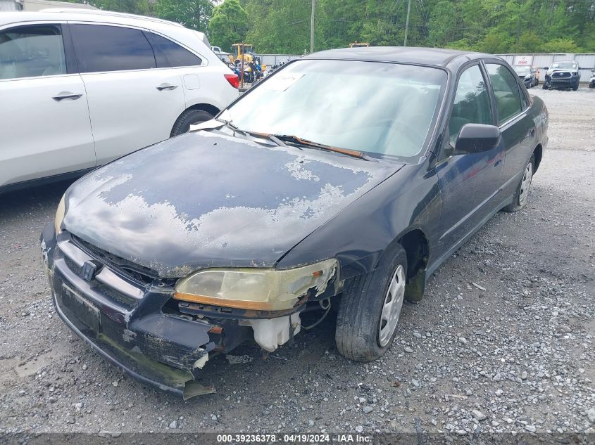 2000 Honda Accord 2.3 Dx VIN: JHMCF8644YC000077 Lot: 39236378