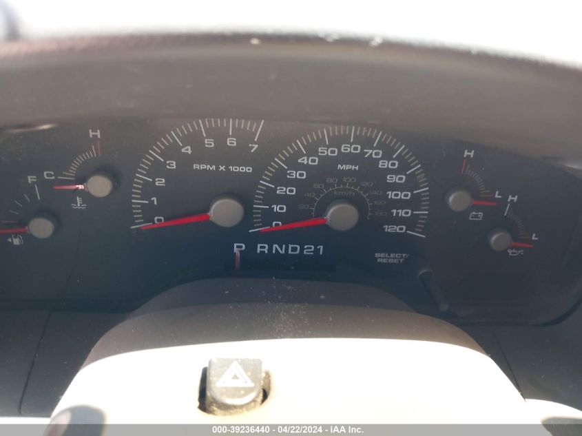 2004 Ford Expedition Xlt VIN: 1FMRU15W04LA45311 Lot: 39236440