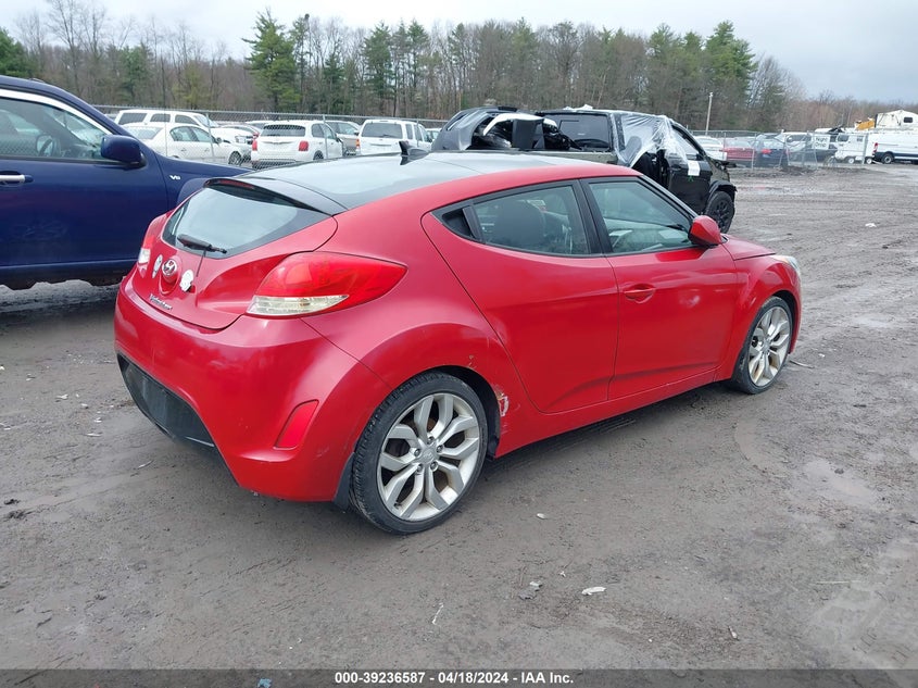 2013 Hyundai Veloster Base W/Black VIN: KMHTC6AD2DU150940 Lot: 39236587
