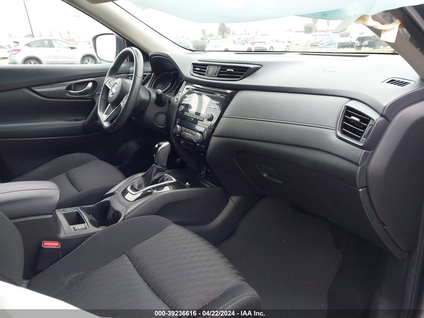 2017 NISSAN ROGUE SV - KNMAT2MT6HP608832