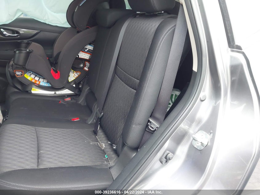 2017 NISSAN ROGUE SV - KNMAT2MT6HP608832