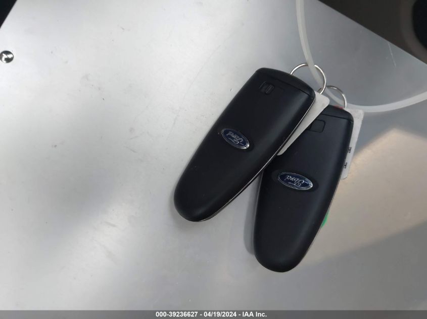 2017 Ford Escape Titanium VIN: 1FMCU0J93HUD15809 Lot: 39236627