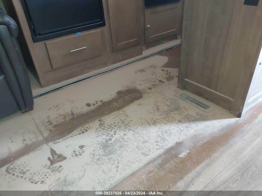 2017 Keystone Aspen Trail 3150Reds VIN: 4YDT31528H8921865 Lot: 39237025