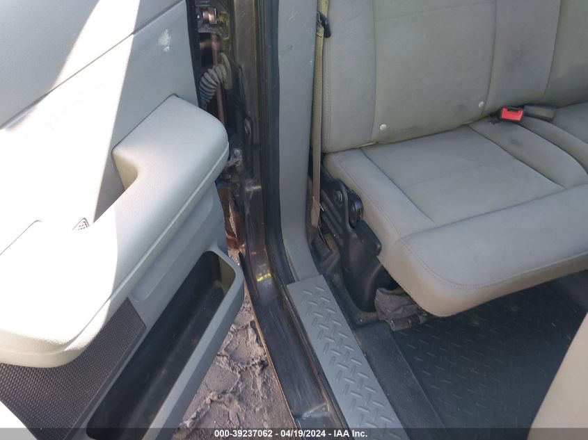 2006 Ford F-150 Stx/Xl/Xlt VIN: 1FTRX14W26KC01239 Lot: 39237062