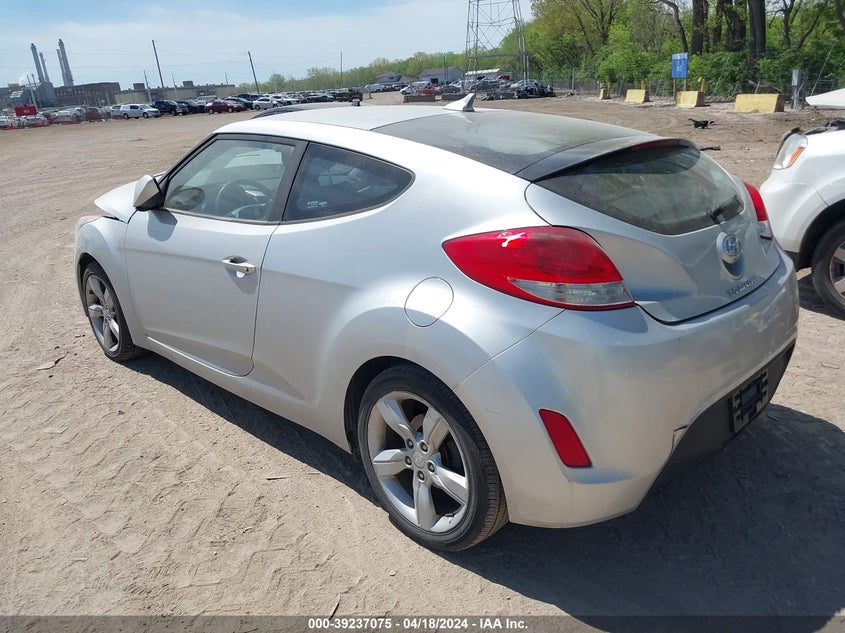 2014 Hyundai Veloster Base W/Black VIN: KMHTC6AD0EU184800 Lot: 39237075