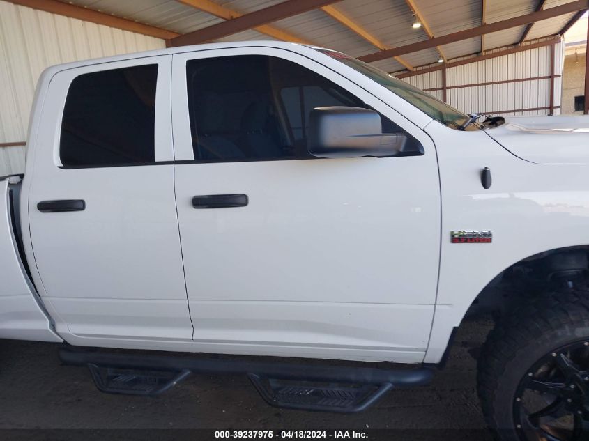 2017 Ram 1500 Express Quad Cab 4X4 6'4 Box VIN: 1C6RR7FT3HS692172 Lot: 39237975