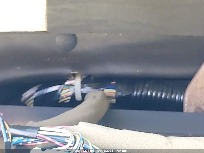 2000 Honda Cr-V Lx VIN: JHLRD2847YC017437 Lot: 39238395