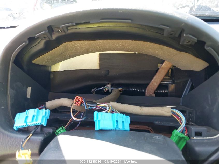 2000 Honda Cr-V Lx VIN: JHLRD2847YC017437 Lot: 39238395