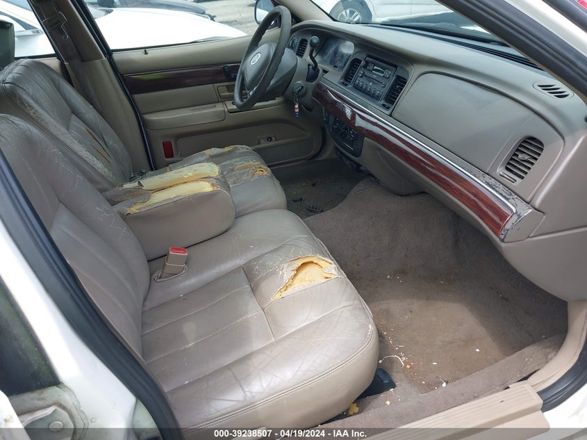 2004 Mercury Grand Marquis Gs VIN: 2MEFM74W64X624607 Lot: 39238507